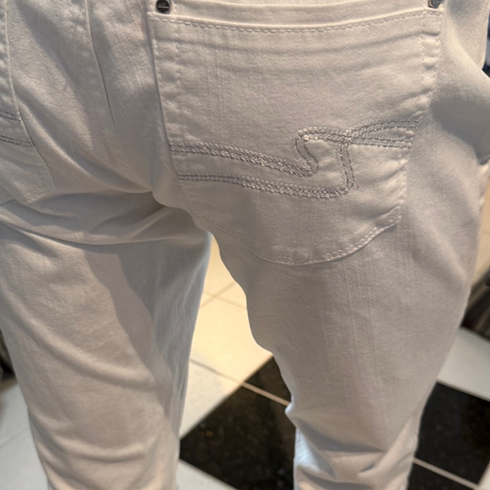 White House Black Market Straight Leg White Jeans - Picture 5 of 6
